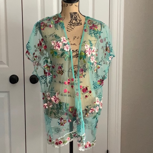 Unbridled Jackets & Blazers - Women’s embroidered Coverup/Duster. Size Large, Teal, Shades of Pink, Stunning!